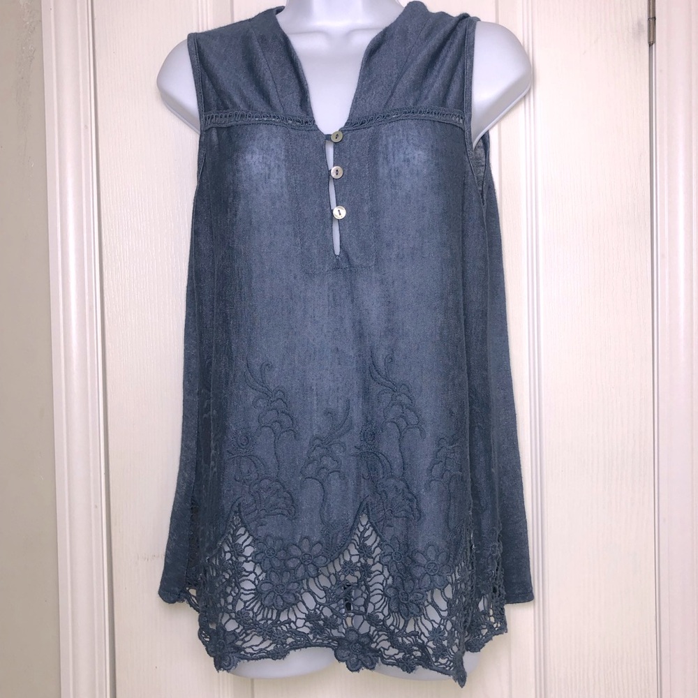 Bellambia Size M Sleeveless Blue V Neck Top Crochet Lace Italy Tunic Knit